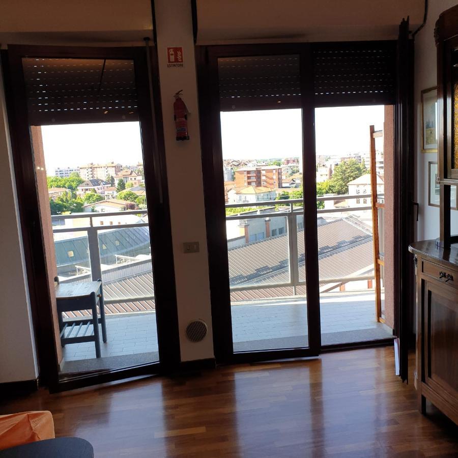 Airport Malpensa 加拉瑞特 外观 照片